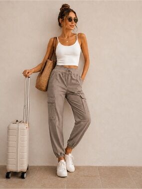 NWOT Taupe Cargo Joggers All in Motion XS Beige Stretch Travel Athleisure Pants